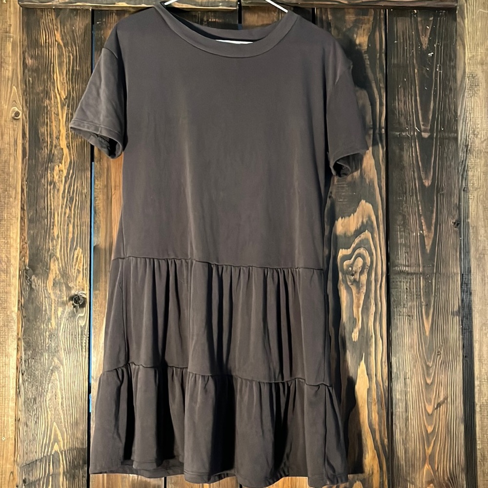 Short sleeve grey dress